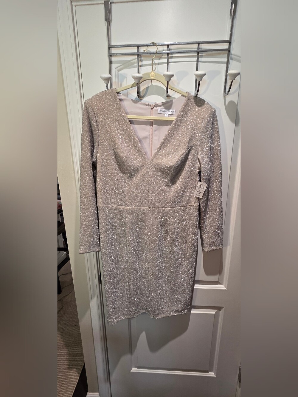 DRESS THE POPULATION Silver Sparkle V-Neck Long Sleeve Dress